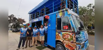 Peruano vende ceviche en una custer de 2 pisos y causa furor en San Juan de Lurigancho: "Lo hicimos con un ingeniero" Peruano vende ceviche en una custer de 2 pisos y causa furor en San Juan de Lurigancho: "Lo hicimos con un ingeniero"
