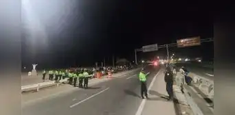 Migrantes acusan a PNP de cobrarles coimas para darles pase a Perú Migrantes acusan a PNP de cobrarles coimas para darles pase a Perú
