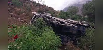 Huancavelica: 25 personas fallecen tras caída de bus Molina en carretera Ayacucho-Huancayo