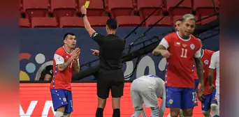 Prensa chilena cuestiona al árbitro del Perú vs. Chile por Eliminatorias: "Polémico"