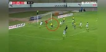 Washington Corozo falló increíble gol cuando estaba solo frente al arco de César Vallejo Washington Corozo falló increíble gol cuando estaba solo frente al arco de César Vallejo
