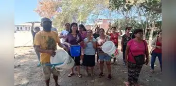 Piuranos señalan que no tienen agua potable, pero les llegan los recibos por más de S/ 100 Piuranos señalan que no tienen agua potable, pero les llegan los recibos por más de S/ 100