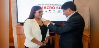 Rohel Sánchez y Gilia Gutiérrez y uno de sus proveedores favoritos Rohel Sánchez y Gilia Gutiérrez y uno de sus proveedores favoritos