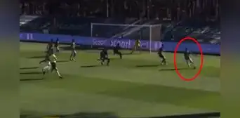 Kluiverth Aguilar anotó su primer gol en el extranjero tras hacerle un 'guachón' al arquero Kluiverth Aguilar anotó su primer gol en el extranjero tras hacerle un 'guachón' al arquero
