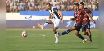 ¡Con doblete de Hernán Barcos! Alianza Lima derrotó 2-1 a Carlos Mannucci por la Liga 1