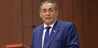 Ministro Vera dijo haber sido malinterpretado tras manifestar su posición sobre Tia María Ministro Vera dijo haber sido malinterpretado tras manifestar su posición sobre Tia María