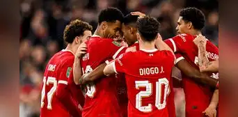 Liverpool derrotó 3-1 a Leicester City y clasificó a cuartos de final de la Carabao Cup