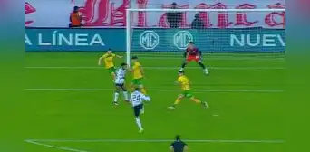 Paolo Guerrero 'fusila' al arquero y anota golazo para el 2-0 de LDU ante Defensa y Justicia Paolo Guerrero 'fusila' al arquero y anota golazo para el 2-0 de LDU ante Defensa y Justicia