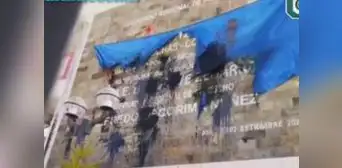 Pobladores destruyeron denominado 'muro de la vergüenza' en Ayacucho