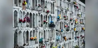 Cementerios públicos y privados deberán exponer precios de sus servicios funerarios Cementerios públicos y privados deberán exponer precios de sus servicios funerarios