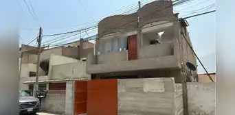 Chaclacayo: vecinos construyen muros en vía pública para afrontar posibles huaicos por El Niño