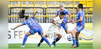 Con gol polémico, Universitario cayó 1-0 ante U. de Chile en su debut por Libertadores Femenina Con gol polémico, Universitario cayó 1-0 ante U. de Chile en su debut por Libertadores Femenina