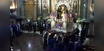 Procesión del Señor de los Milagros: guardan anda del Cristo Moreno en Iglesia Las Nazarenas Procesión del Señor de los Milagros: guardan anda del Cristo Moreno en Iglesia Las Nazarenas