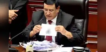 Congreso: piden que Ética revise caso de legislador que dibujó genitales en cédula de votación Congreso: piden que Ética revise caso de legislador que dibujó genitales en cédula de votación
