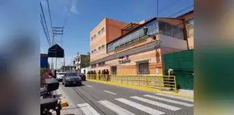 Padres protestan contra colegio de Arequipa por presunta agresión sexual a una niña Padres protestan contra colegio de Arequipa por presunta agresión sexual a una niña