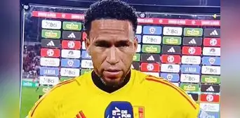 Pedro Gallese le dejó su 'chiquita' a Chile tras caer en Santiago: "Nosotros fuimos al Mundial" Pedro Gallese le dejó su 'chiquita' a Chile tras caer en Santiago: "Nosotros fuimos al Mundial"