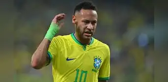 Neymar rompe su silencio tras ser agredido en el empate de Brasil: "No vengo de vacaciones" Neymar rompe su silencio tras ser agredido en el empate de Brasil: "No vengo de vacaciones"