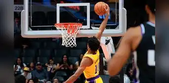 Los Angeles Lakers derrotaron 109-101 a Sacramento Kings por la pretemporada de la NBA