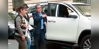 Congresista Luis Picón es detenido cuando salía del Palacio Legislativo Congresista Luis Picón es detenido cuando salía del Palacio Legislativo