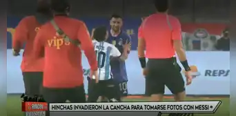 El noble gesto que tuvo Lionel Messi con los hinchas que se metieron a la cancha para tomarse foto