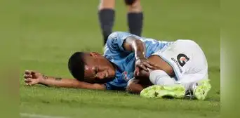 Grimaldo terminó en muletas tras jugar un amistoso con Sporting Cristal luego del Perú vs. Argentina Grimaldo terminó en muletas tras jugar un amistoso con Sporting Cristal luego del Perú vs. Argentina
