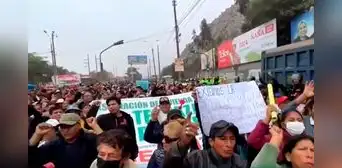 Protesta en Chosica: bloquean km 39 de la Carretera Central por abandono del Estado ante huaicos
