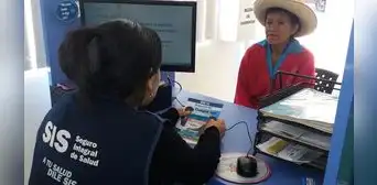 Familiares de fallecidos en pandemia tienen hasta el 31 de octubre para cobrar gasto por sepelio del SIS Familiares de fallecidos en pandemia tienen hasta el 31 de octubre para cobrar gasto por sepelio del SIS
