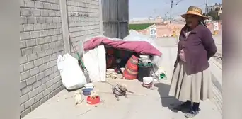 Arequipa: adulta mayor es desalojada de su vivienda y hoy vive en la calle