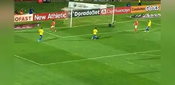 Así fue el gol de Danilo Carando que dejó a Cristal con pocas posibilidades de ganar el Clausura Así fue el gol de Danilo Carando que dejó a Cristal con pocas posibilidades de ganar el Clausura