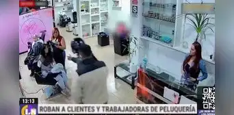 ¡Robo en 25 segundos! Delincuentes asaltaron a menores de edad en una peluquería de Surco