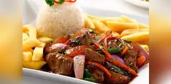 Día de la canción criolla: restaurantes con platos típicos esperan aumentar ventas hasta en un 45%.