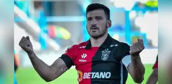 Melgar venció 2-1 a Deportivo Binacional y lo mandó al descenso tras el final del Clausura Melgar venció 2-1 a Deportivo Binacional y lo mandó al descenso tras el final del Clausura