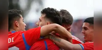 Chile goleó 5-0 a República Dominicana y clasificaron a las 'semis' de los Juegos Panamericanos Chile goleó 5-0 a República Dominicana y clasificaron a las 'semis' de los Juegos Panamericanos