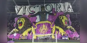 Pedro Gallese aparece en impresionante tifo elaborado por los hinchas del Orlando City