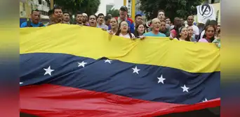 Venezuela: se abre un camino difícil para la democratización, por Manuel Rodríguez Cuadros