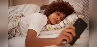 Posponer la alarma y seguir durmiendo tiene beneficios durante el día, según estudio Posponer la alarma y seguir durmiendo tiene beneficios durante el día, según estudio