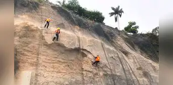 Falta de geomallas en acantilado de la Costa Verde se debe a un "tema presupuestal", afirmó MML Falta de geomallas en acantilado de la Costa Verde se debe a un "tema presupuestal", afirmó MML