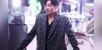 Jungkook, de BTS, emocionó a pequeña fan con conmovedor saludo: "También te amo" Jungkook, de BTS, emocionó a pequeña fan con conmovedor saludo: "También te amo"