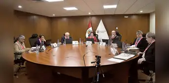 Un Congreso sin votos y presionado posterga votación contra la Junta Nacional de Justicia