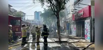 Lince: 9 camiones de bomberos atienden incendio de gran magnitud en vivienda