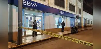 Breña: delincuentes asaltan agencia del BBVA y huyen en medio de balacera Breña: delincuentes asaltan agencia del BBVA y huyen en medio de balacera