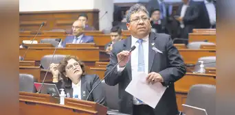 Jorge Flores niega recorte de sueldo a sus trabajadores pese a grabación Jorge Flores niega recorte de sueldo a sus trabajadores pese a grabación