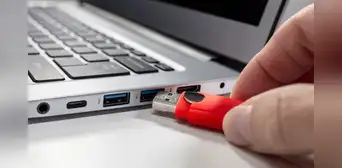 ¿Cómo usar tu memoria USB ‘viejita’ como llave de seguridad de tu laptop? Evita a los intrusos