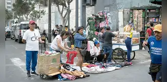 INEI: 7 de cada 10 peruanos cuentan con un trabajo informal INEI: 7 de cada 10 peruanos cuentan con un trabajo informal