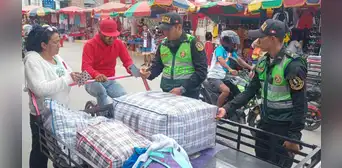 En solo una noche 600 extranjeros abandonan el Perú por Tumbes En solo una noche 600 extranjeros abandonan el Perú por Tumbes