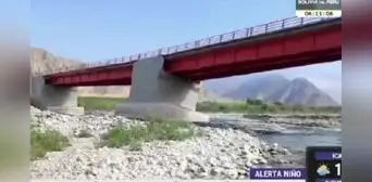 Cañete: puente Concón está por caerse a solo un año de su construcción Cañete: puente Concón está por caerse a solo un año de su construcción