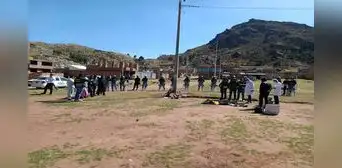 Ciudadanos matan a ladrón de balones de gas y equipos de construcción civil en Puno Ciudadanos matan a ladrón de balones de gas y equipos de construcción civil en Puno