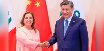 Dina Boluarte invita a presidente chino Xi Jinping a Cumbre APEC 2024 en Perú