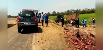 Panamericana Sur: choque múltiple en Cañete deja 3 personas fallecidas, entre ellos 1 policía Panamericana Sur: choque múltiple en Cañete deja 3 personas fallecidas, entre ellos 1 policía