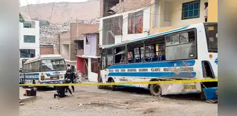 Independencia: detonan explosivo y dañan 3 ómnibus, casas y negocios Independencia: detonan explosivo y dañan 3 ómnibus, casas y negocios